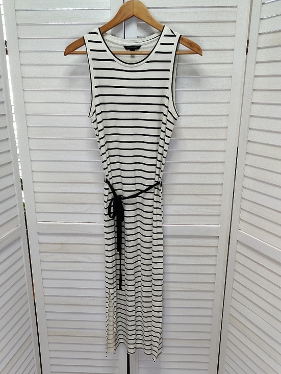 Banana Republic Dresses & Skirts - Banana Republic Black & White Striped Sleeveless Maxi Dress